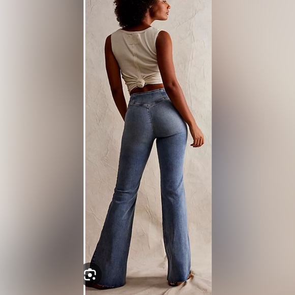 FREE PEOPLE We The Free CRVY Wild Honey Flare Jeans sz 25 - Picture 2 of 7